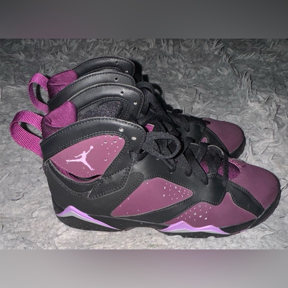Jordan 7 Retro (2015)
Mulberry - Picture 2 of 5